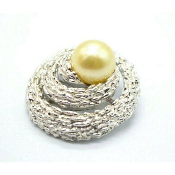 Crown Trifari Faux Pearl Textured Silver Tone Shel - Picture 1 of 5